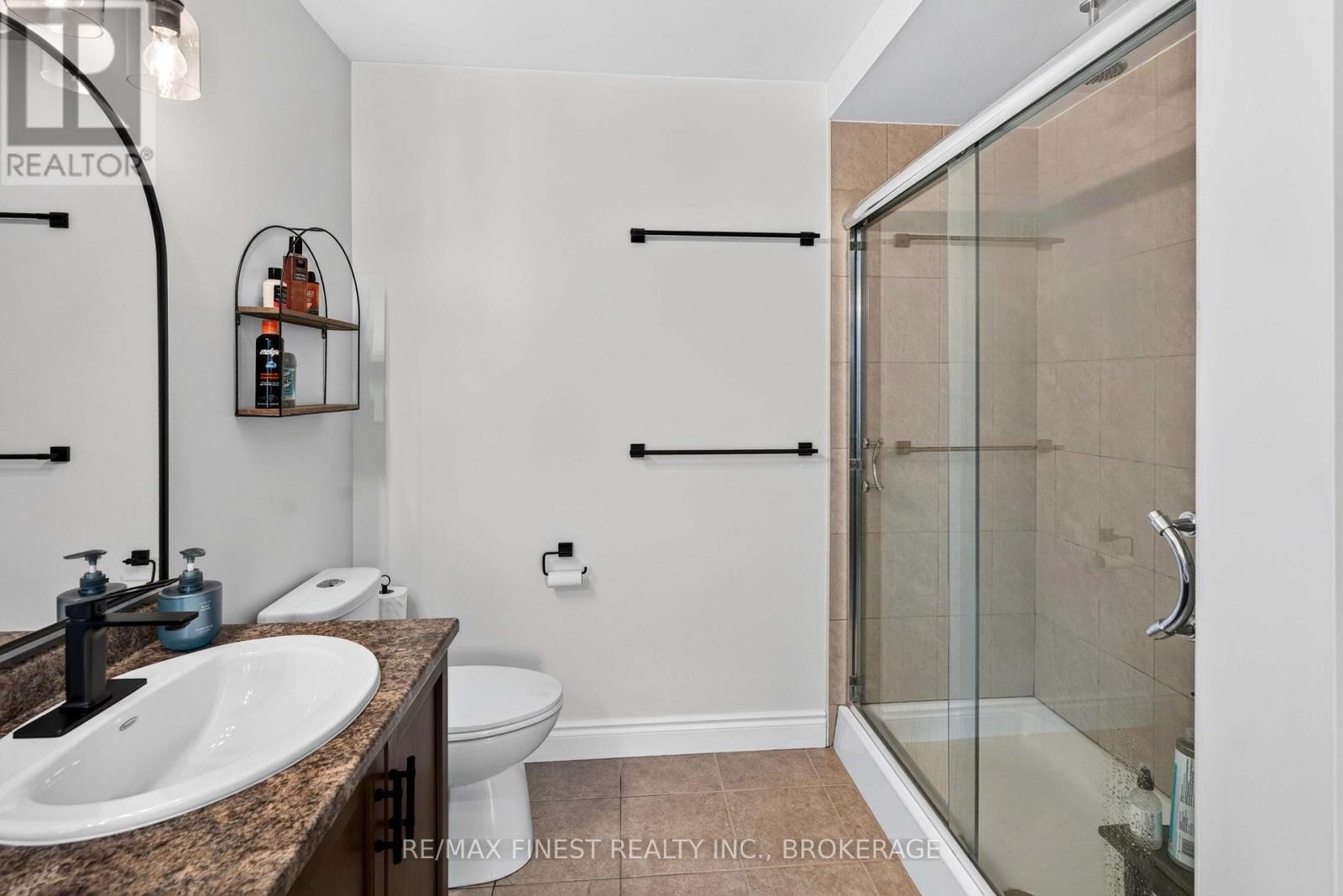 1593 PROVIDENCE CRESCENT - 34
