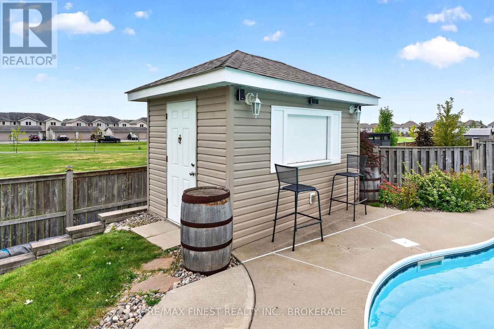 1593 PROVIDENCE CRESCENT - 43
