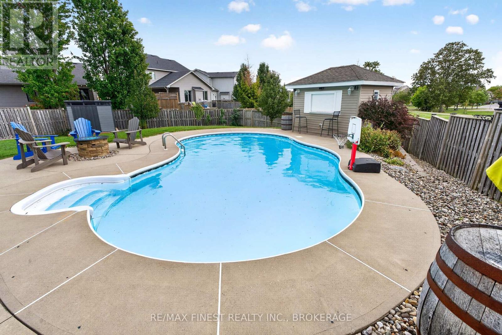1593 PROVIDENCE CRESCENT - 44