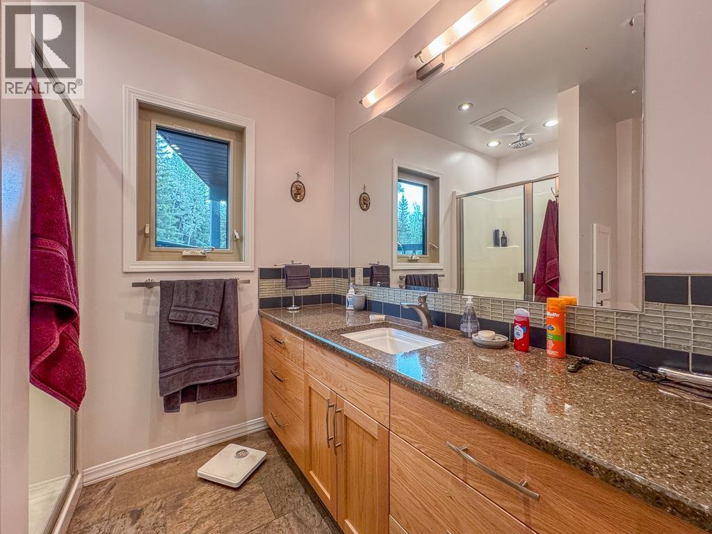 1705 MILLAR ROAD - 24