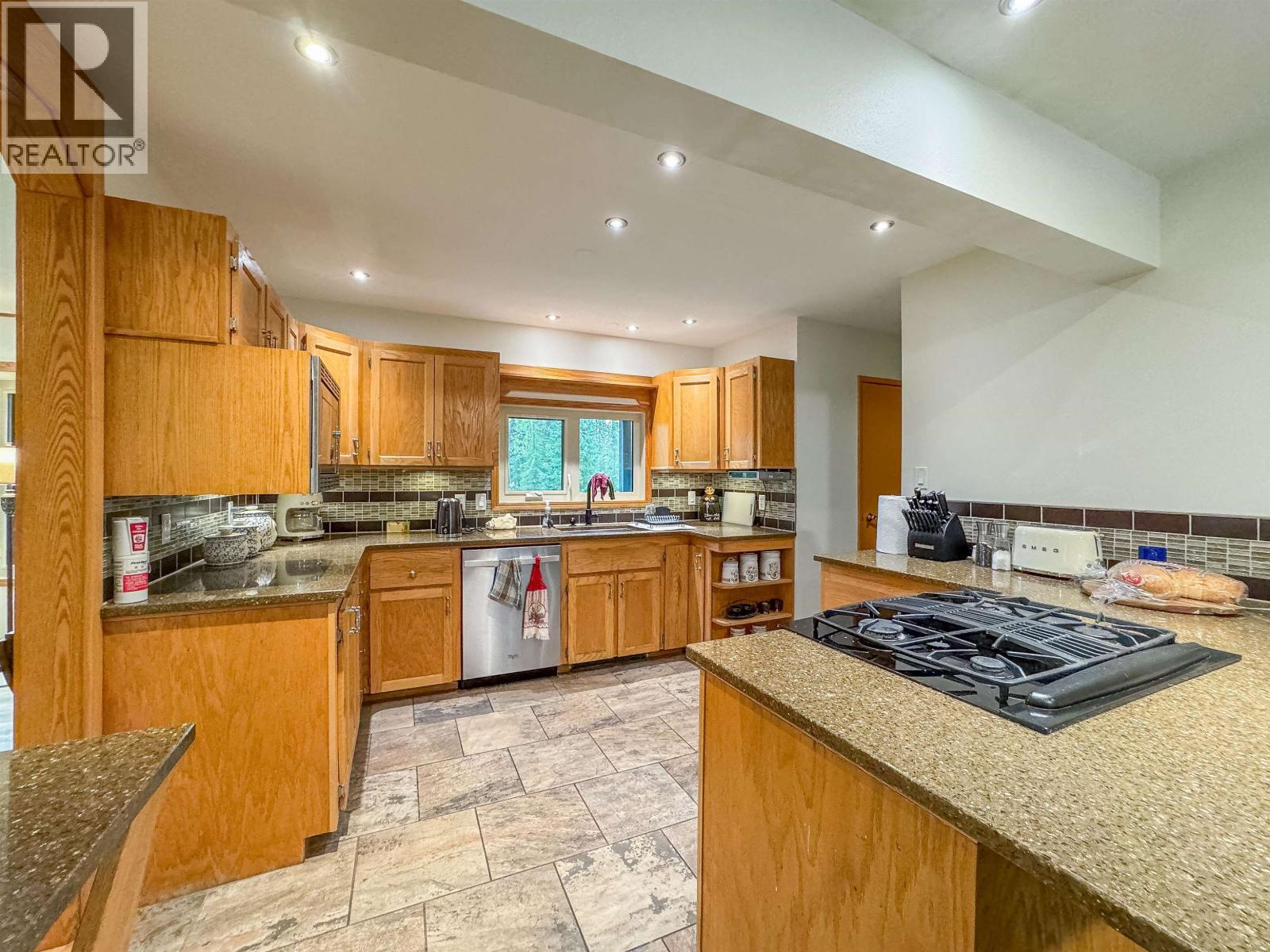1705 MILLAR ROAD - 5