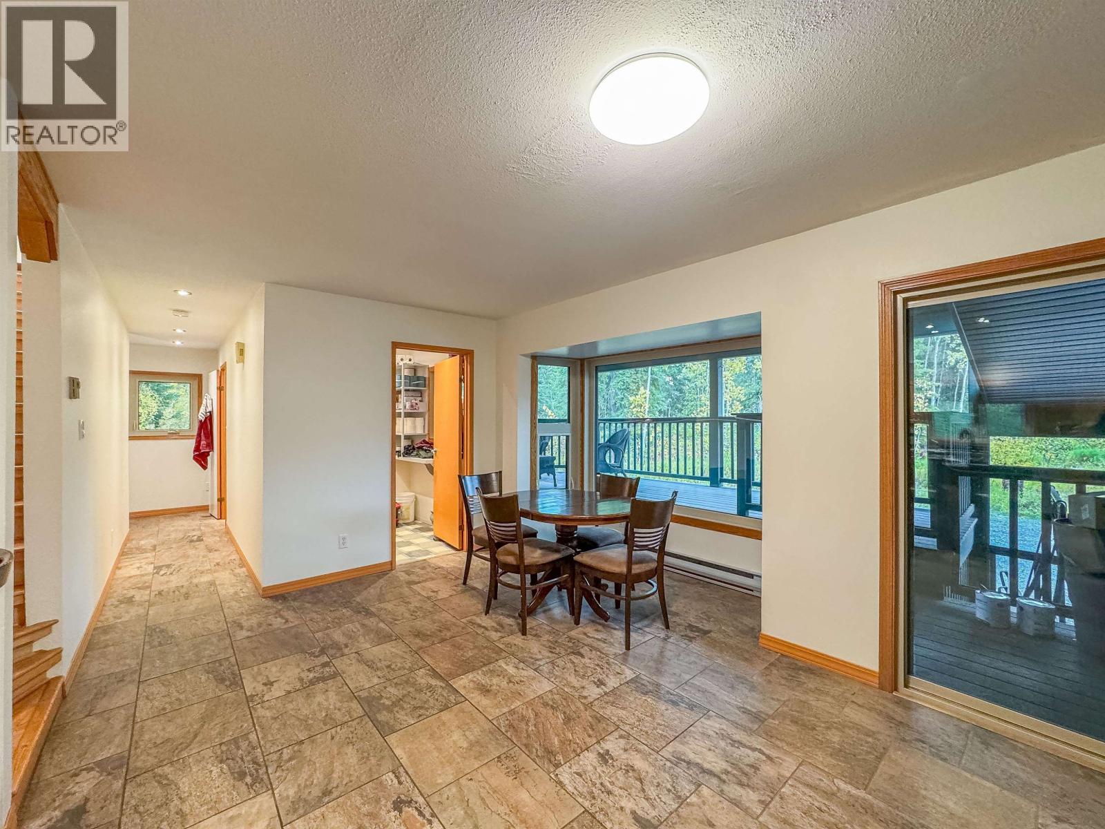 1705 MILLAR ROAD - 11