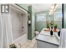 1403 Hochelaga Street W, Moose Jaw, SK S6H6G6 Photo 20