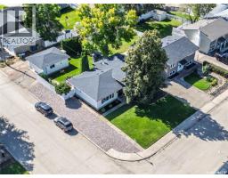 1403 Hochelaga Street W, Moose Jaw, SK S6H6G6 Photo 32