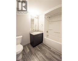 275 Larch Street Unit# F212, Waterloo, ON N2L3R2 Photo 8