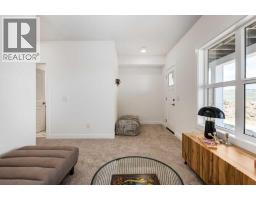 1905, 525 River Heights Drive - photo 33