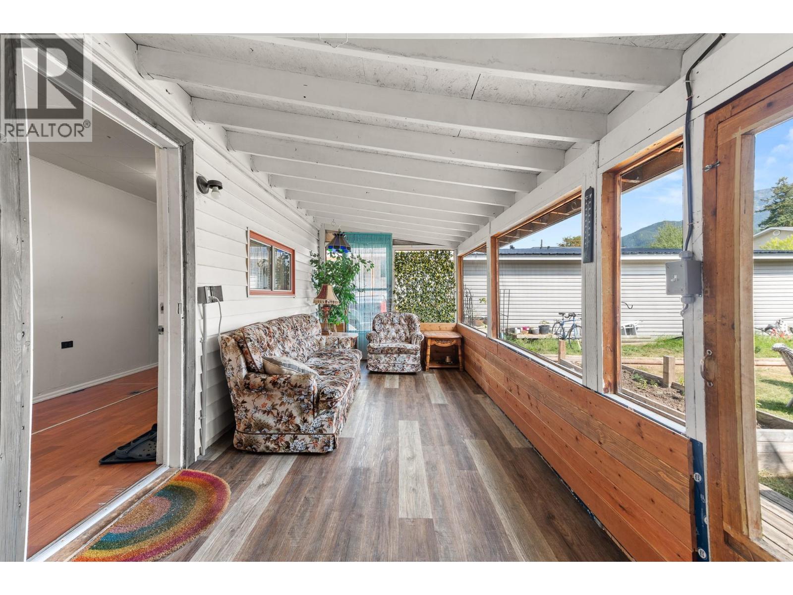 1052 6TH Avenue - 31