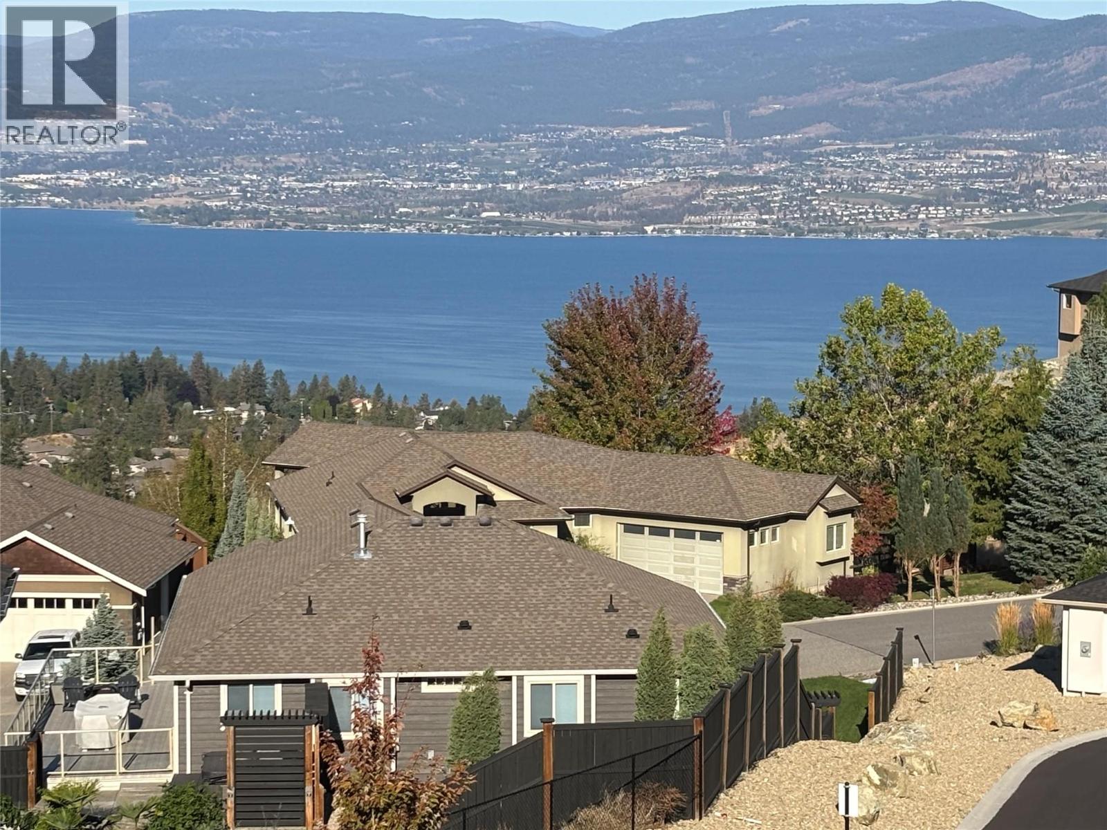 #11 796 Kuipers Crescent - 2