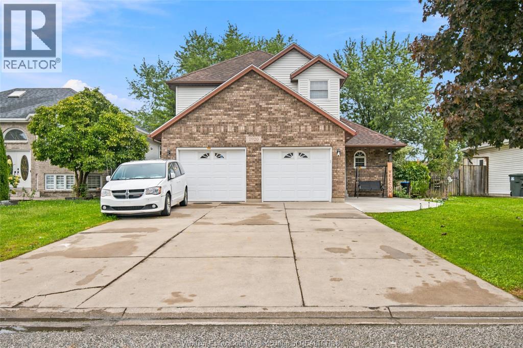 2920 STRAWBERRY Drive, Tecumseh, Ontario, N9K1C1, Tecumseh, Ontario — photo 2 of 5