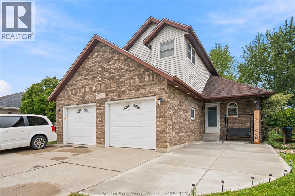2920 STRAWBERRY Drive, Tecumseh, Ontario, N9K1C1, Tecumseh, Ontario — photo 3 of 5