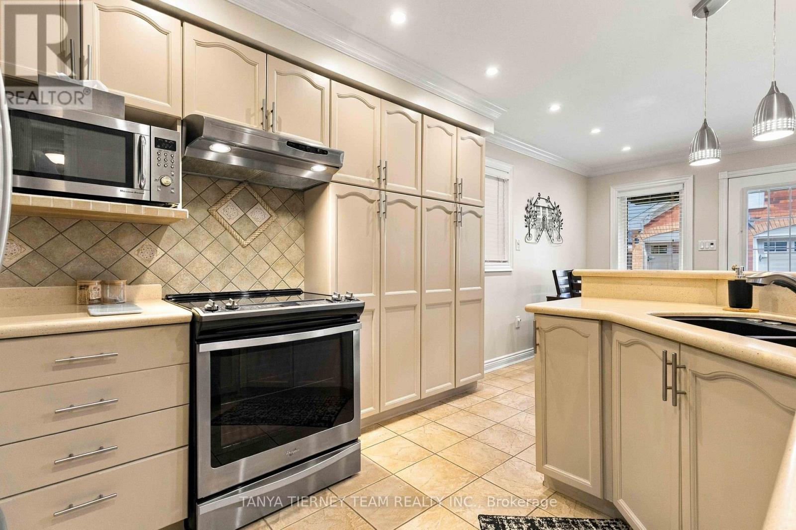 111 WATFORD STREET, Whitby (Brooklin) — photo 8