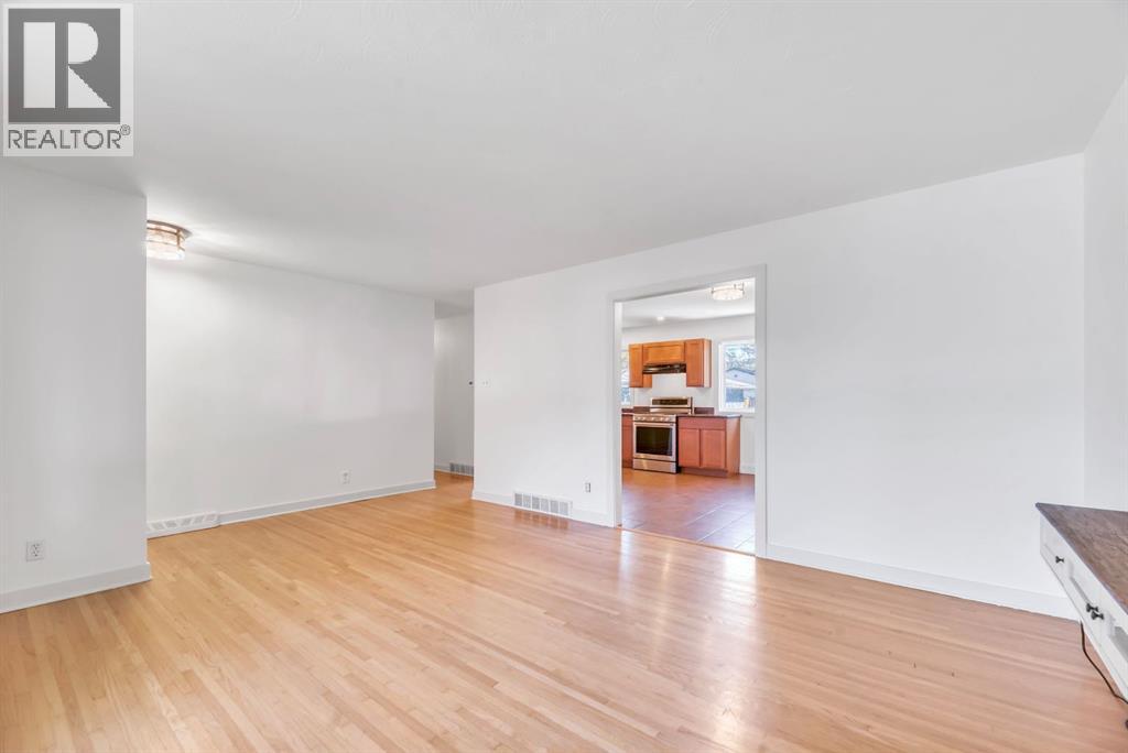 70 Fairview Crescent SE - 5