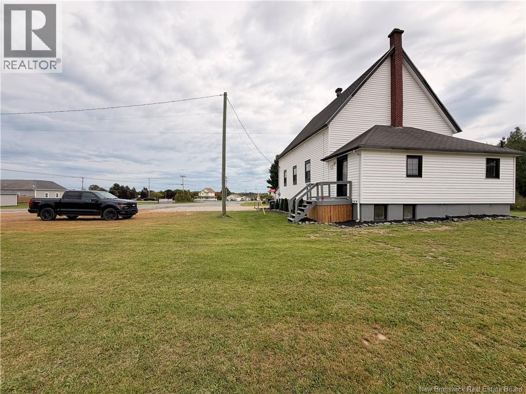 2843 King George Hwy - Image 4