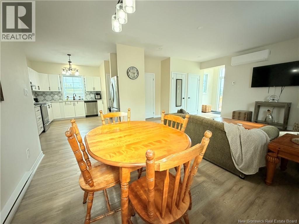 2843 King George Hwy - 16