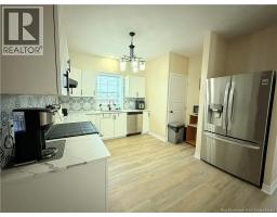 2843 King George Hwy, photo 17