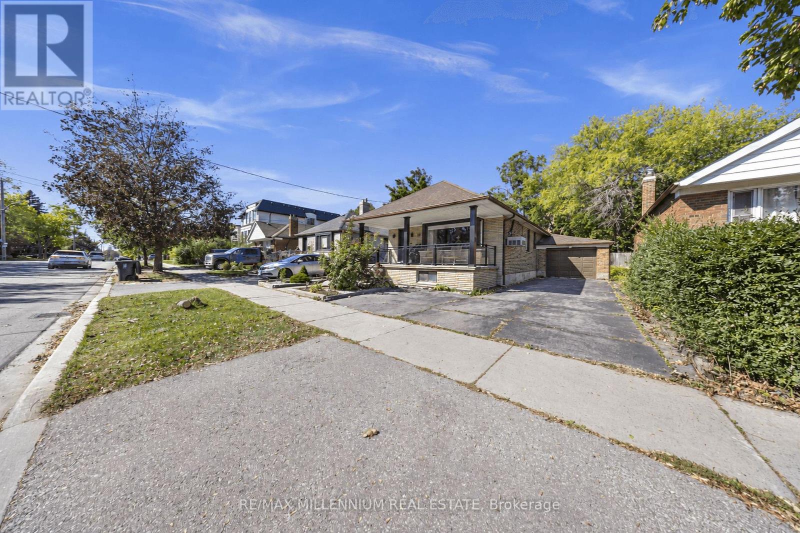 16 SULTANA AVENUE - 42