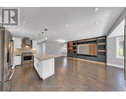16 Sultana Avenue, Toronto, ON M6A1S8 Photo 8