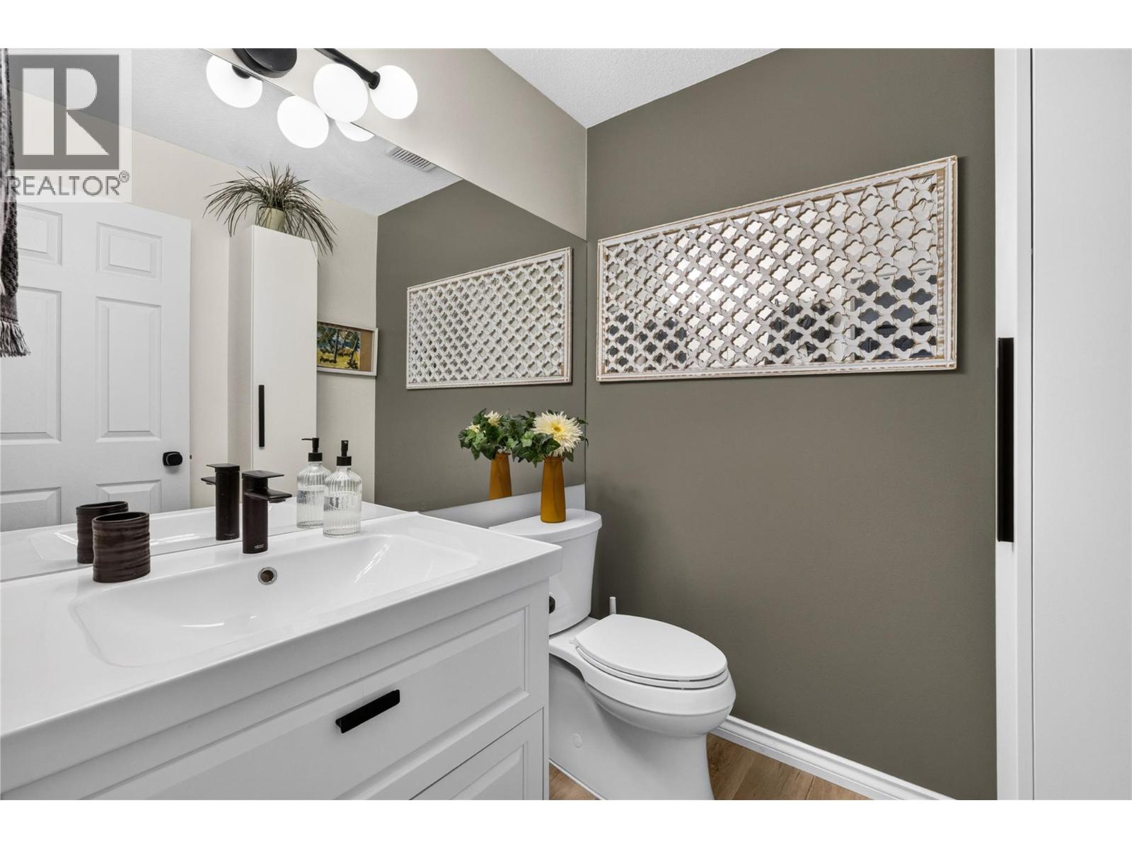 4630 Ponderosa Drive Unit# 215, Peachland