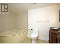 305 - 40 Harding Boulevard W, Richmond Hill, ON L4C9S5 Photo 21