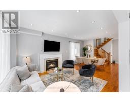 Living room - 17 Rushingbrook Drive, Richmond Hill, ON L4S1W6 Photo 11