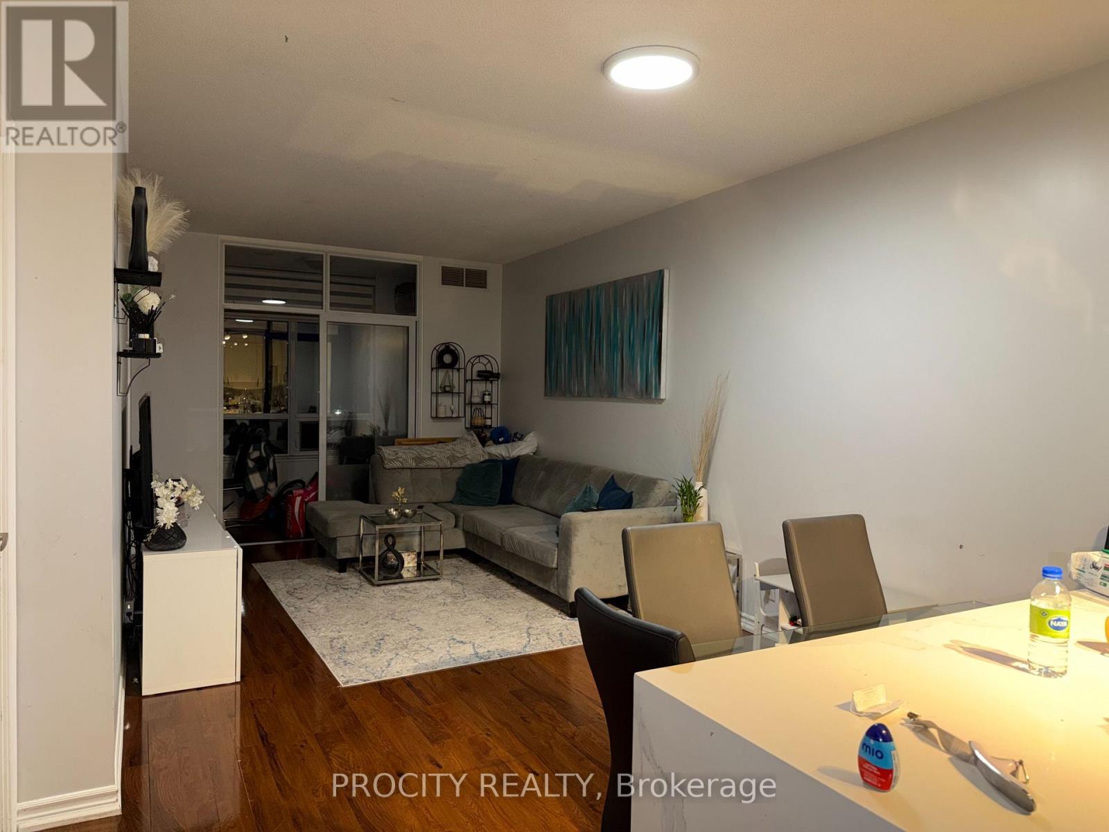Photo of 9235 Jane Street