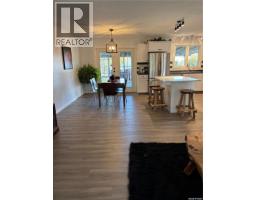 Bedroom - 825 7th Avenue Nw, Moose Jaw, SK S6H4C1 Photo 11