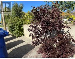 825 7th Avenue Nw, Moose Jaw, SK S6H4C1 Photo 52