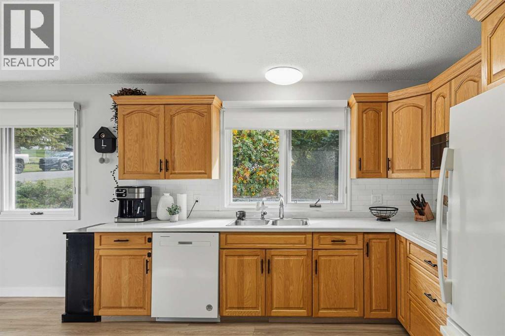210 3 Avenue, Paradise Hill — photo 18