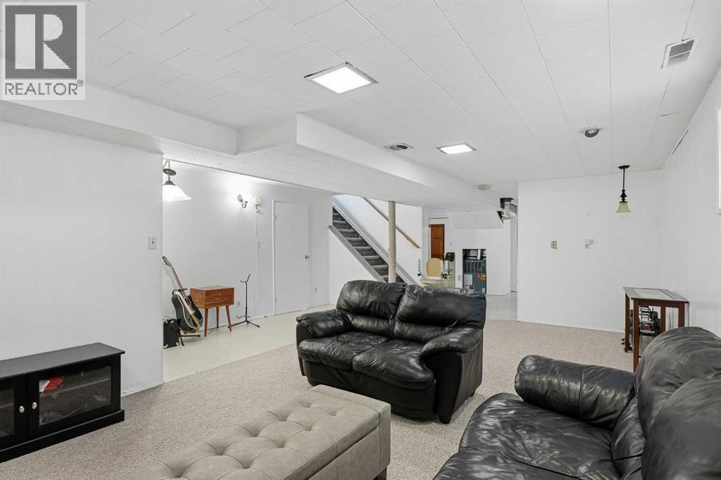 210 3 Avenue, Paradise Hill — photo 31