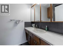 2223 42 Street S - photo 18