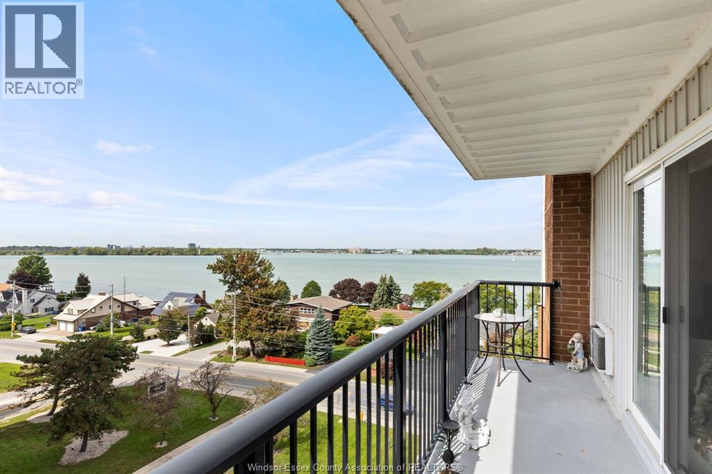 #801 8591 RIVERSIDE Drive East, Windsor, Ontario, N8S1G3, Windsor, Ontario — photo 4 of 5