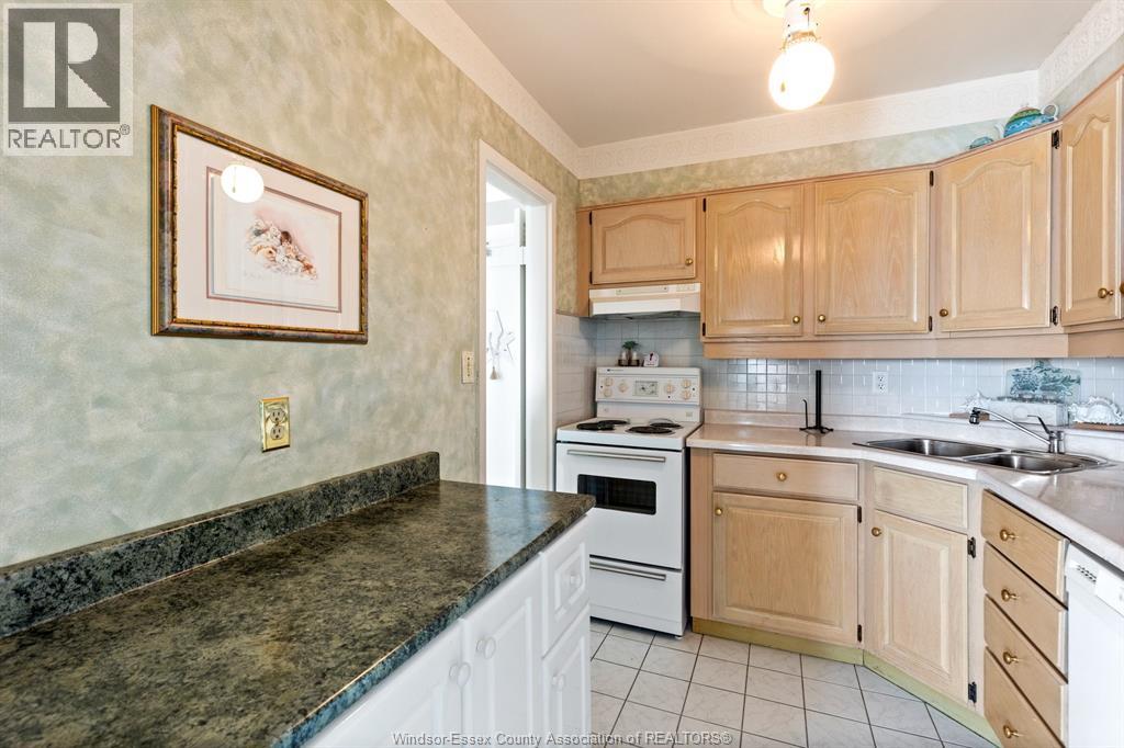 #801 8591 RIVERSIDE Drive East, Windsor, Ontario, N8S1G3, Windsor, Ontario — photo 5 of 5