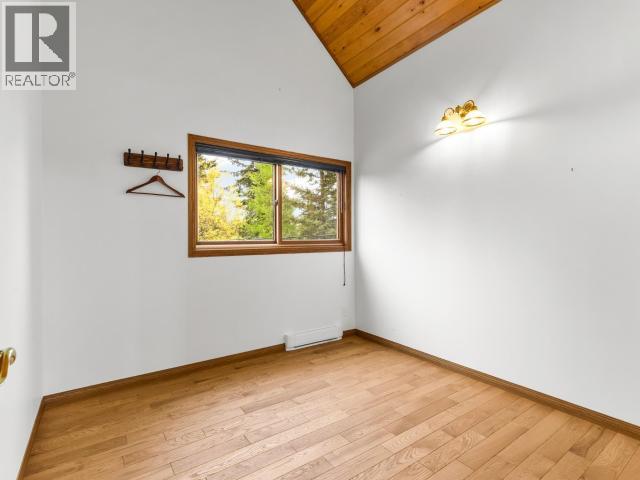 11 TOMBSTONE PLACE - 32