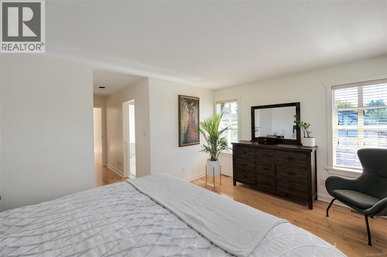 1150 Oxford St - Image 45