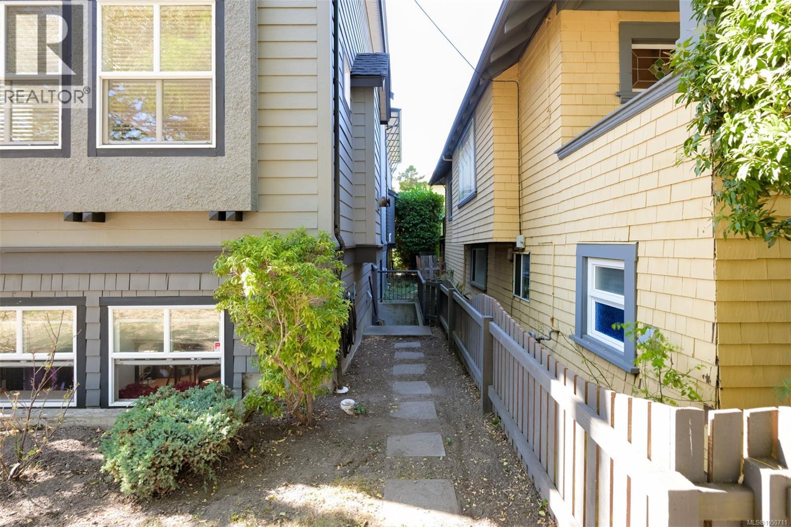 1150 Oxford St - Image 74