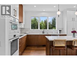 Mud room - 624 Bonjou Road, Kelowna, BC V1W1M5 Photo 11