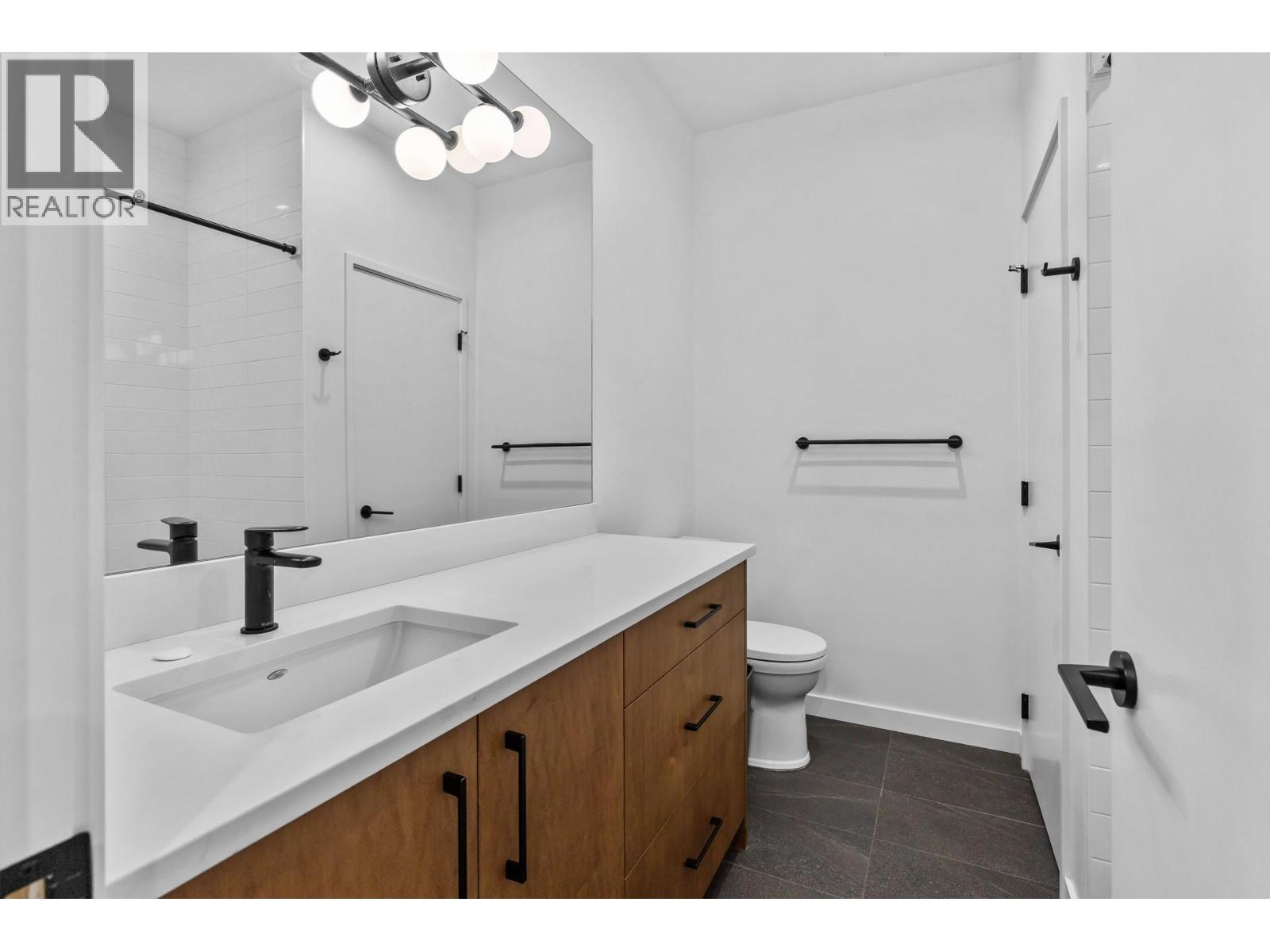 624 Bonjou Road - 32