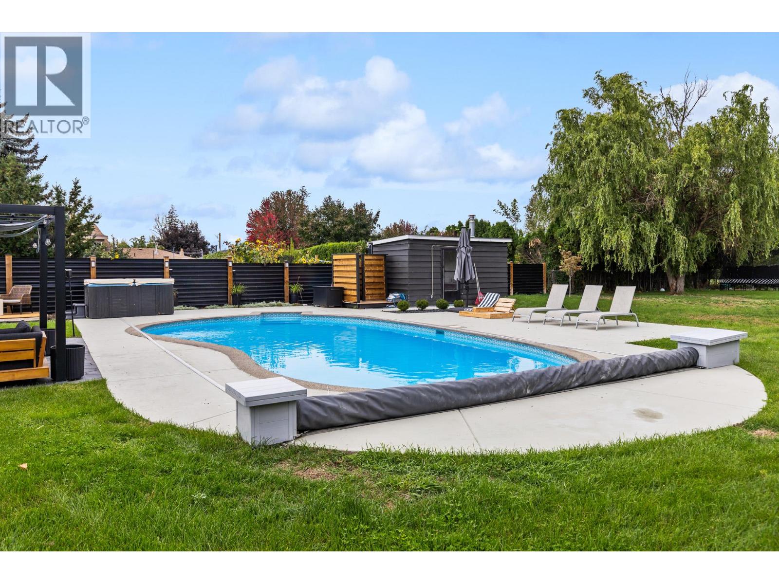  624 Bonjou Road, Kelowna