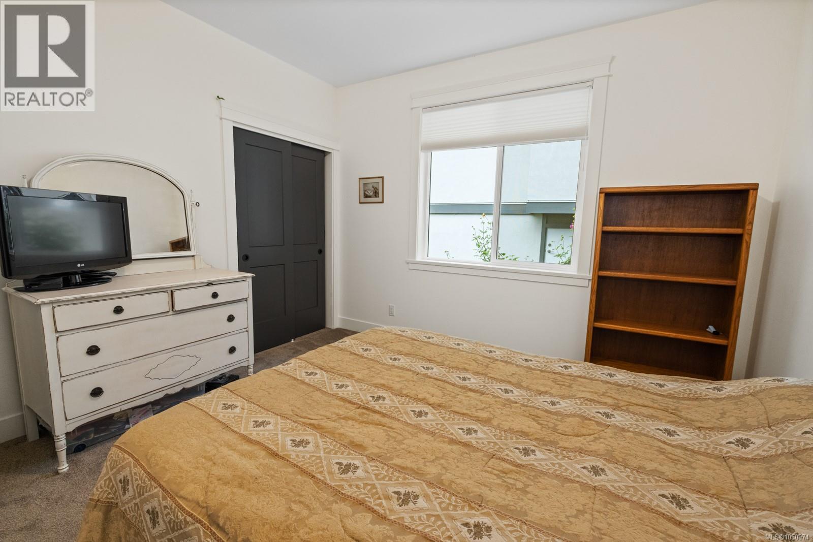 521 Mountain View Dr - Image 24