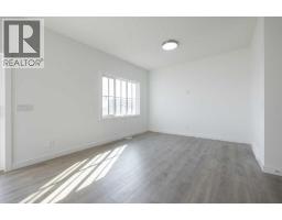 4pc Bathroom - 27 Nova Road, Cochrane, AB T4C3R5 Photo 8