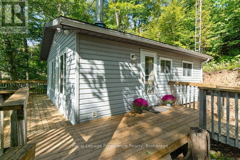 1239 Chimney Point Lane, North Frontenac, ON photo 17