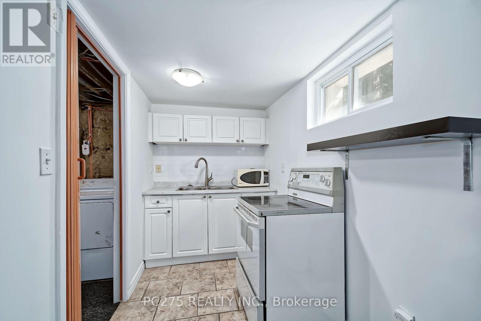 16 BARRINGTON AVENUE - Image 26