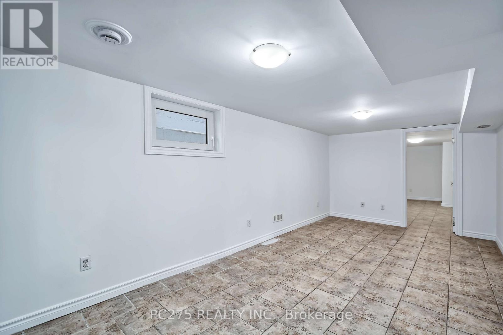 16 BARRINGTON AVENUE - Image 31