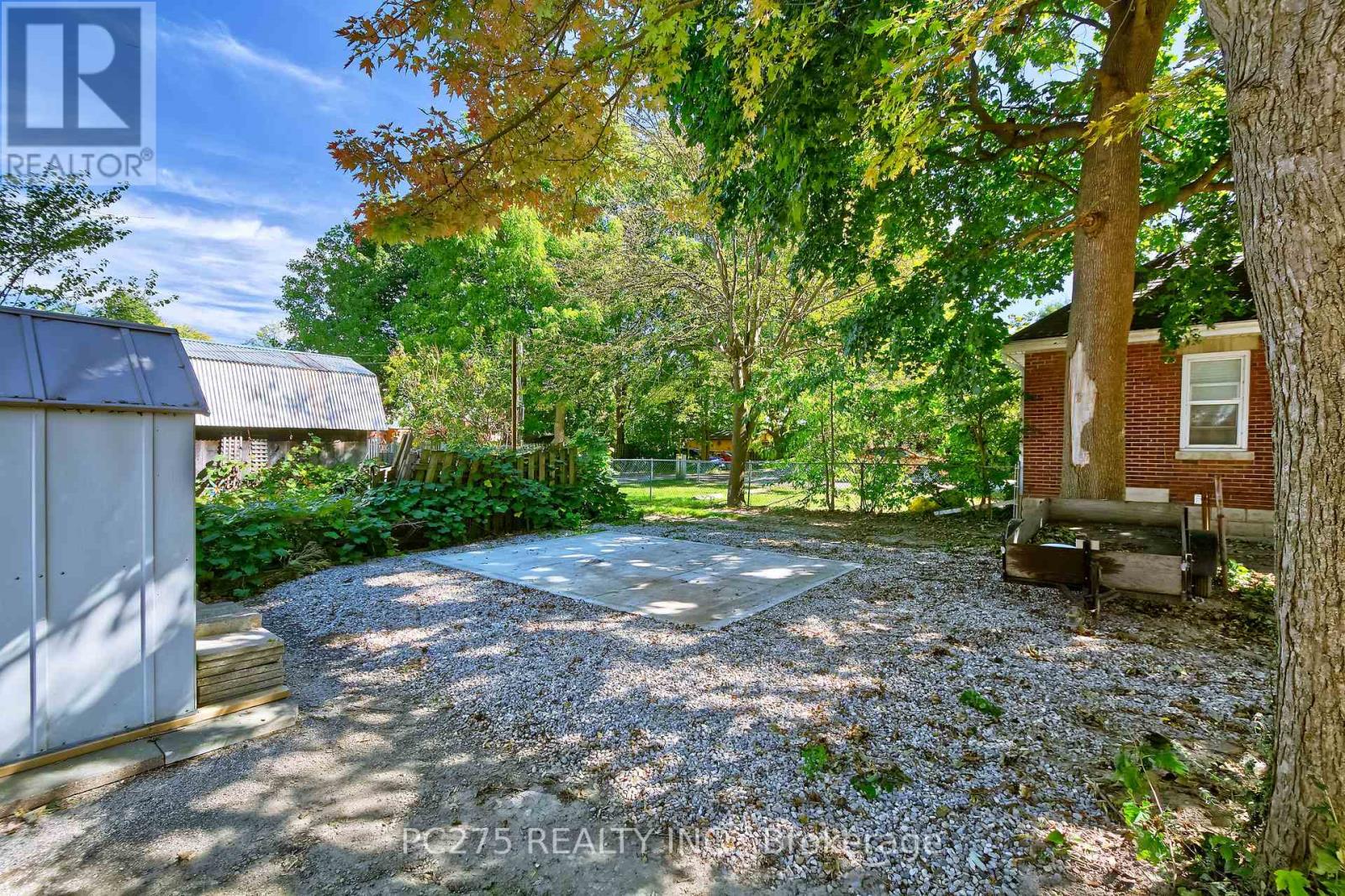 16 BARRINGTON AVENUE - Image 44