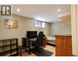 Living room - 27 610 Mckenzie Ave, Saanich, BC V8Z2A7 Photo 11