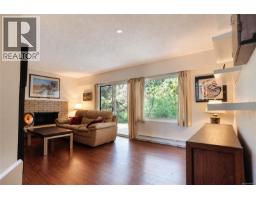 Kitchen - 27 610 Mckenzie Ave, Saanich, BC V8Z2A7 Photo 9