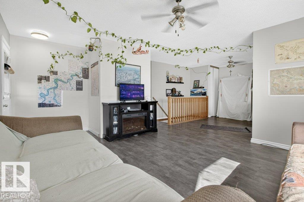 2104 145 AV NW photo 5