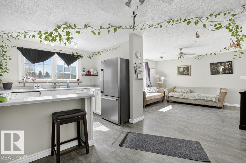 2104 145 AV NW photo 6