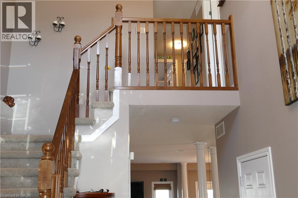 466 SIENNA Crescent - 2