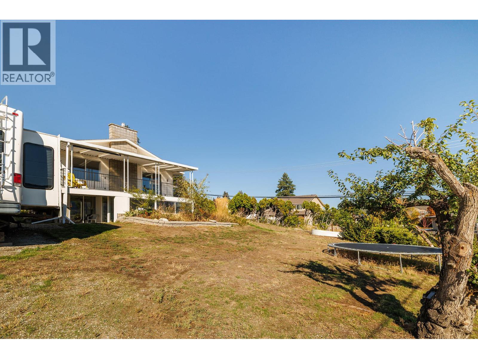 2575 Robinson Road - 34